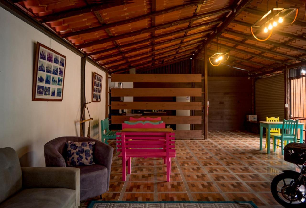 Hotel Reventazon Orosí エクステリア 写真